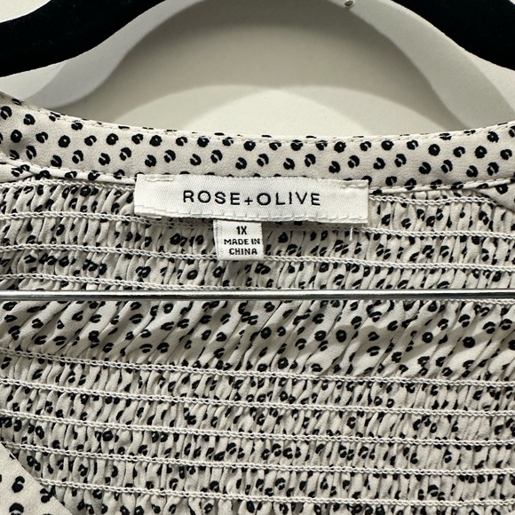 Rose and Olive 1X black and white blouse - Picture 4 of 5